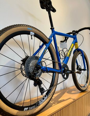 Used Cannondale F700 2023 Road & Gravel, Blau — image 5 of 10