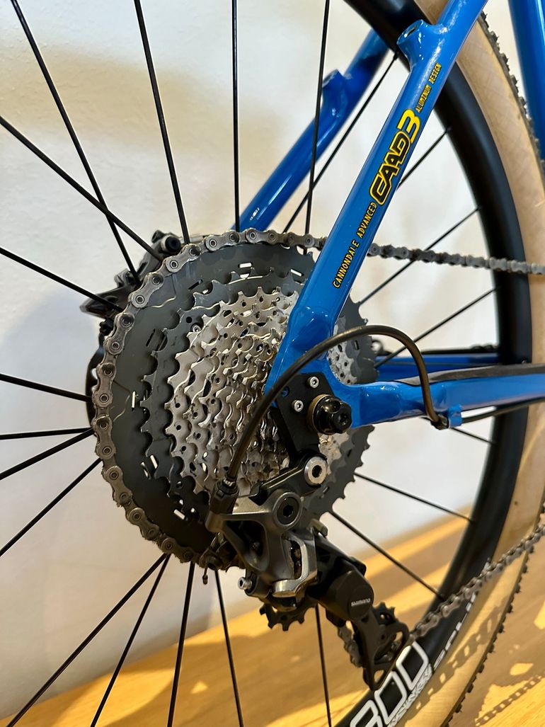 Used Cannondale F700 2023 Road & Gravel, Blau — image 3 of 10