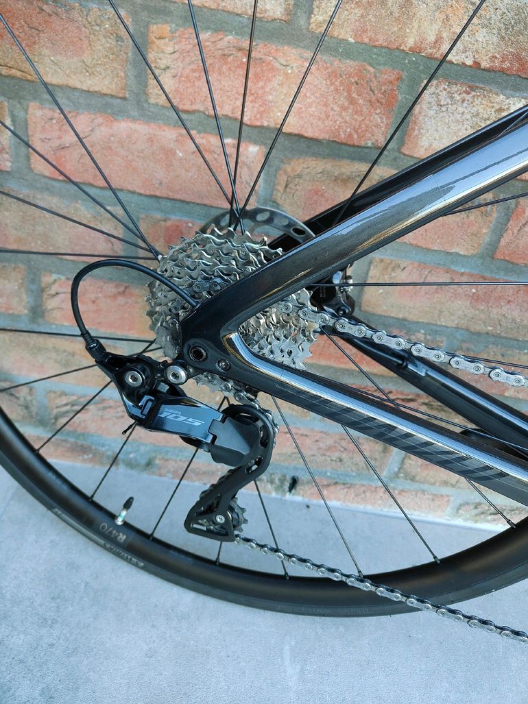 Used Specialized Tarmac SL7 Sport - Shimano 105 2024 2024 Road & Gravel — image 4 of 8