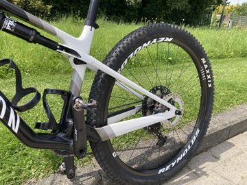 Brugt Canyon Lux World Cup CF 7 2022 2022 Mountainbike — billede 6 af 11