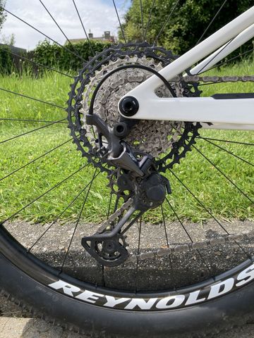 Brugt Canyon Lux World Cup CF 7 2022 2022 Mountainbike — billede 2 af 11
