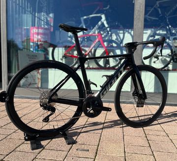 Used Giant Propel Advanced 2 2024 2024 Road & Gravel, Black — image 1 of 5