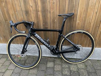 Used Bianchi Aria e-Road 105 2024 2024 Road & Gravel, Black — image 2 of 6