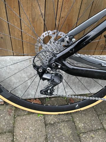 Used Bianchi Aria e-Road 105 2024 2024 Road & Gravel, Black — image 3 of 6