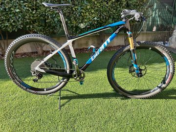 Giant XTC Advanced SL 27.5 2021 Mountainbike usato, Nero — immagine 1 di 12