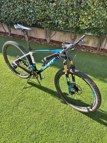 Giant XTC Advanced SL 27.5 2021 Mountainbike usato, Nero — immagine 2 di 12