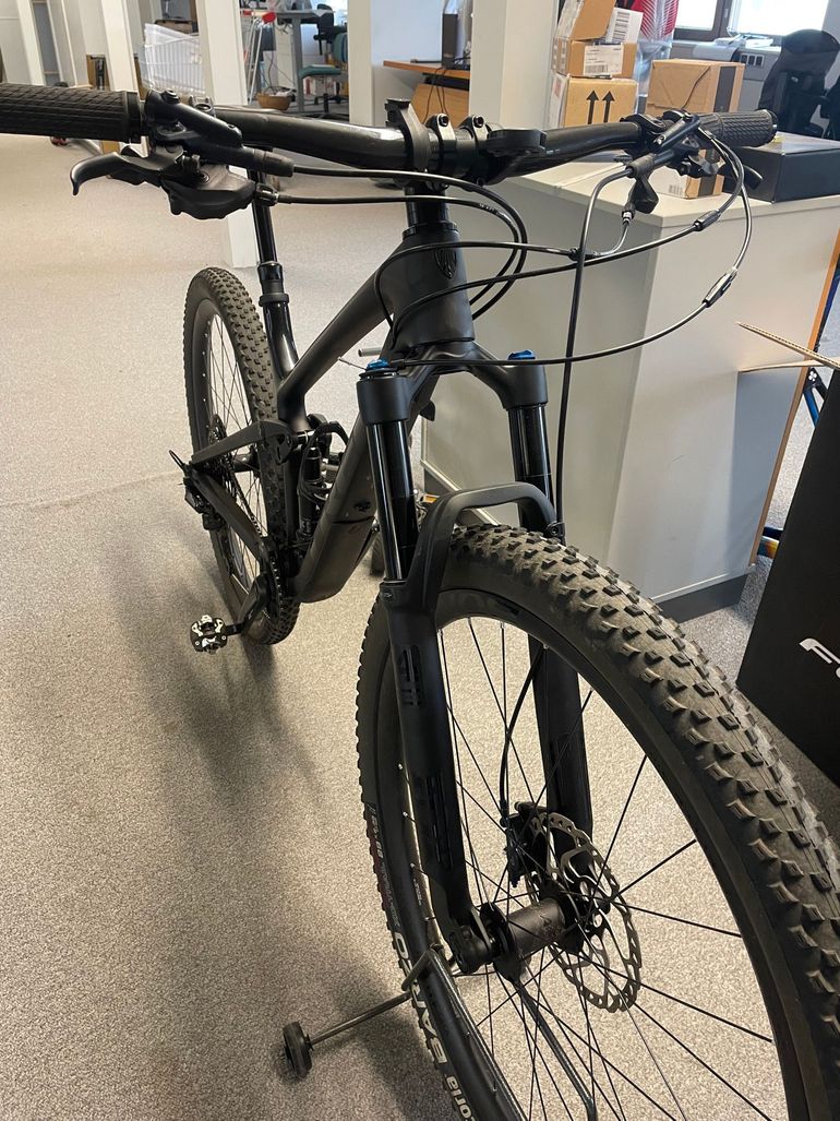 Brugt Trek Top Fuel 9.8 XT 2020 2020 Mountainbike — billede 2 af 6