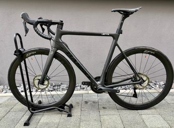 Used Basso Venta Disc Shimano Ultegra 8020 Disc 2020 Road & Gravel, Black — image 1 of 21