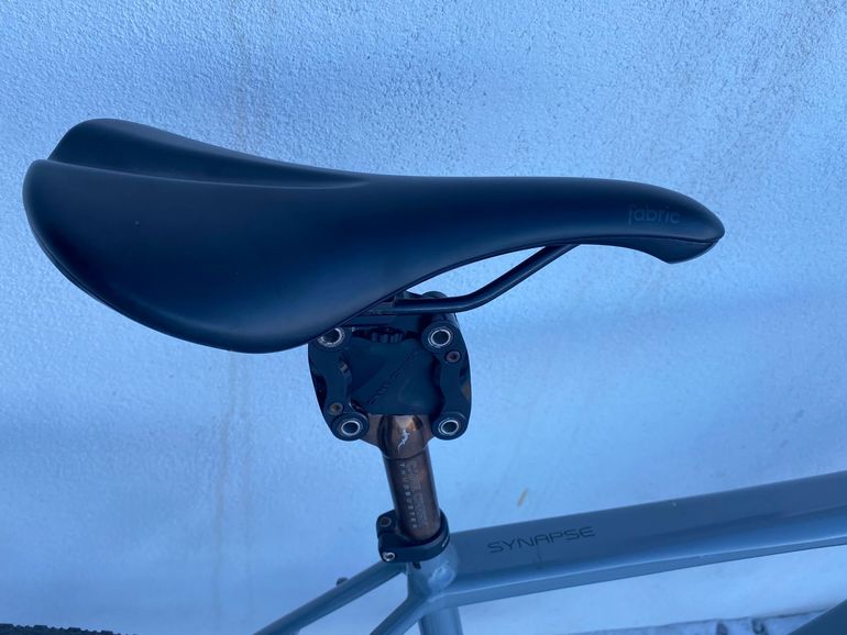 Used Cannondale Synapse NEO SE 2019 2019 Road & Gravel, Gris claro — image 5 of 5