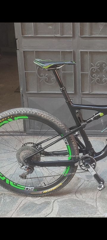 Używany Cannondale Scalpel-Si Race 2017 2017 Mountainbike — zdjęcie 2 z 7