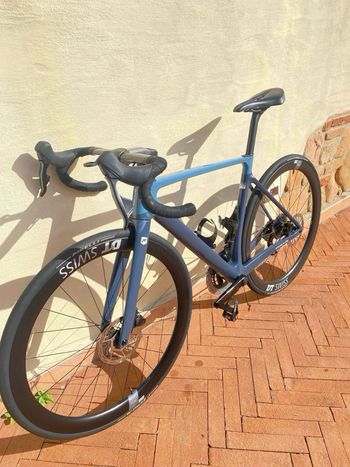 Used Focus IZALCO MAX 9.7 2024 2024 Road & Gravel — image 8 of 8