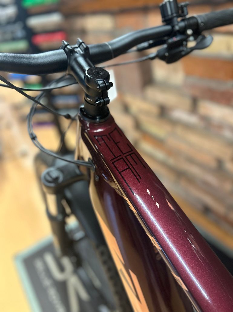 Used KTM MACINA TEAM 673 GLORIOUS 2022 2022 Mountainbike, Rosso — image 7 of 8