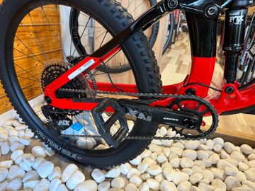 Used Trek Fuel EX 7 2022 2022 Mountainbike, Red, 27.5, 29 — image 3 of 11