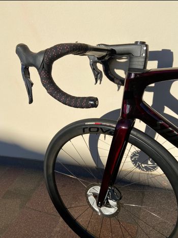 Used Specialized Tarmac 2020 Road & Gravel, Rosso — image 2 of 3