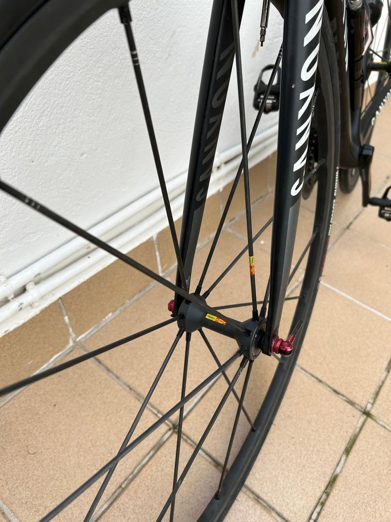 Used Canyon ULTIMATE CF SL. 2015 Road & Gravel, Black — image 8 of 9
