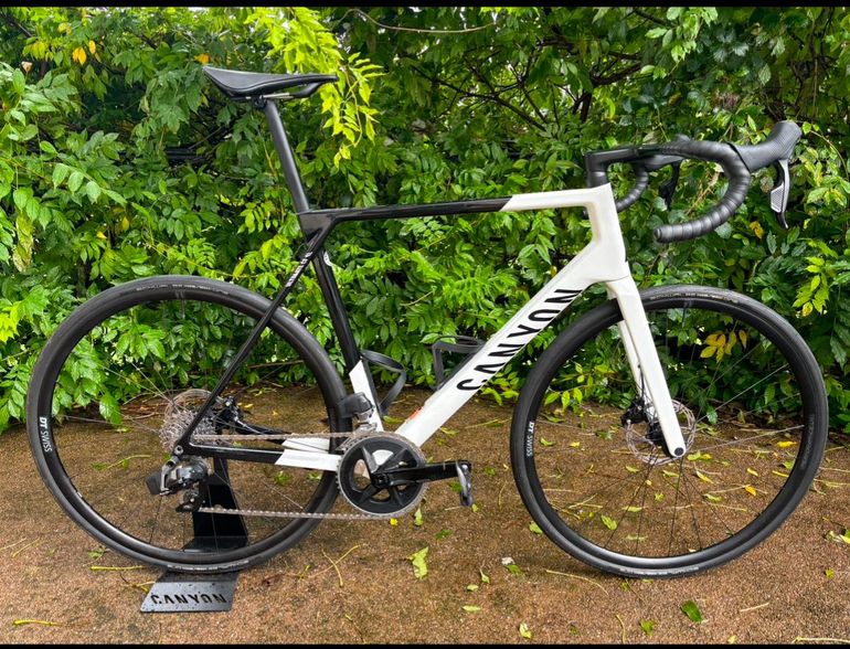 Used Canyon Ultimate CF SL 7 AXS 2024 2024 Road & Gravel, White — image 1 of 4