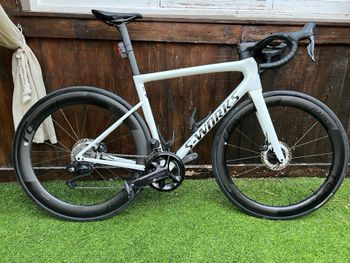 Used Specialized Tarmac SL8 Pro - Ultegra Di2 2025 2025 Road & Gravel, White — image 1 of 4