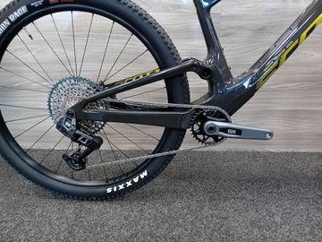 Tweedehands Scott Spark RC Team Issue TR 2024 2024 Mountainbike — afbeelding 2 van 5