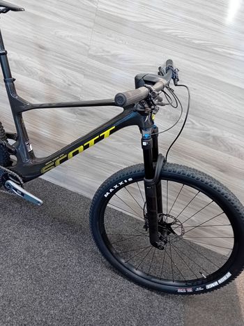 Used Scott Spark RC Team Issue TR 2024 2024 Mountainbike, Black, 29 — image 3 of 5