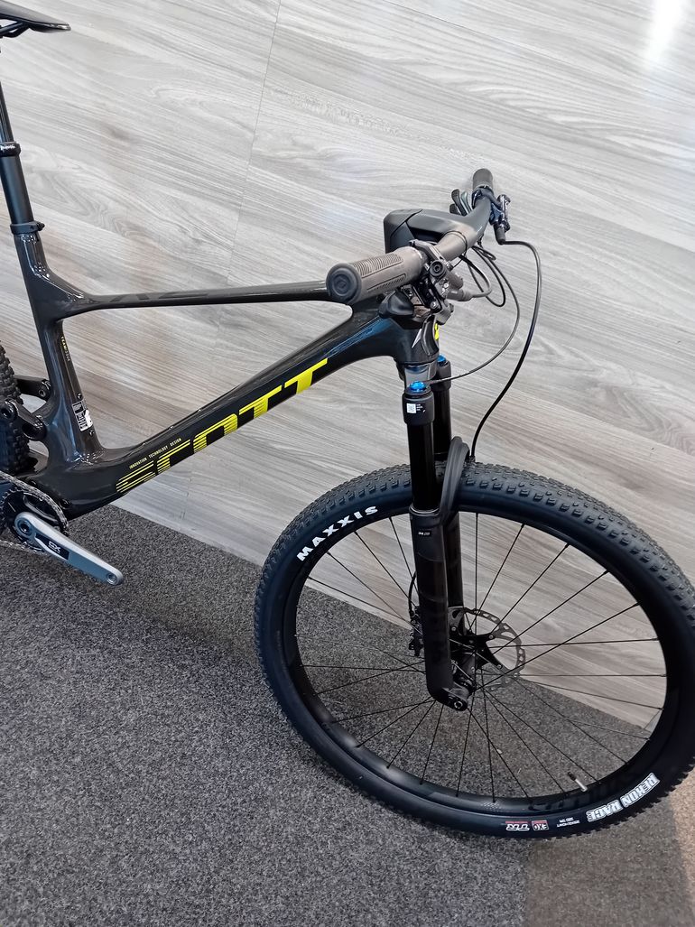 Used Scott Spark RC Team Issue TR 2024 2024 Mountainbike, Black, 29 — image 3 of 5