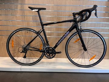 Käytetty Cannondale CAAD Optimo 3 2022 2022 Road & Gravel — kuva 2 / 2