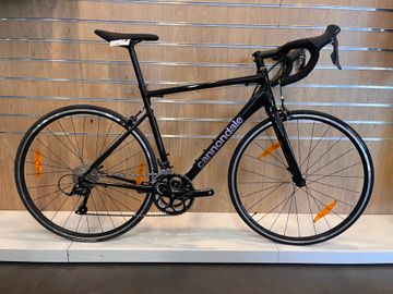 Käytetty Cannondale CAAD Optimo 3 2022 2022 Road & Gravel — kuva 1 / 2