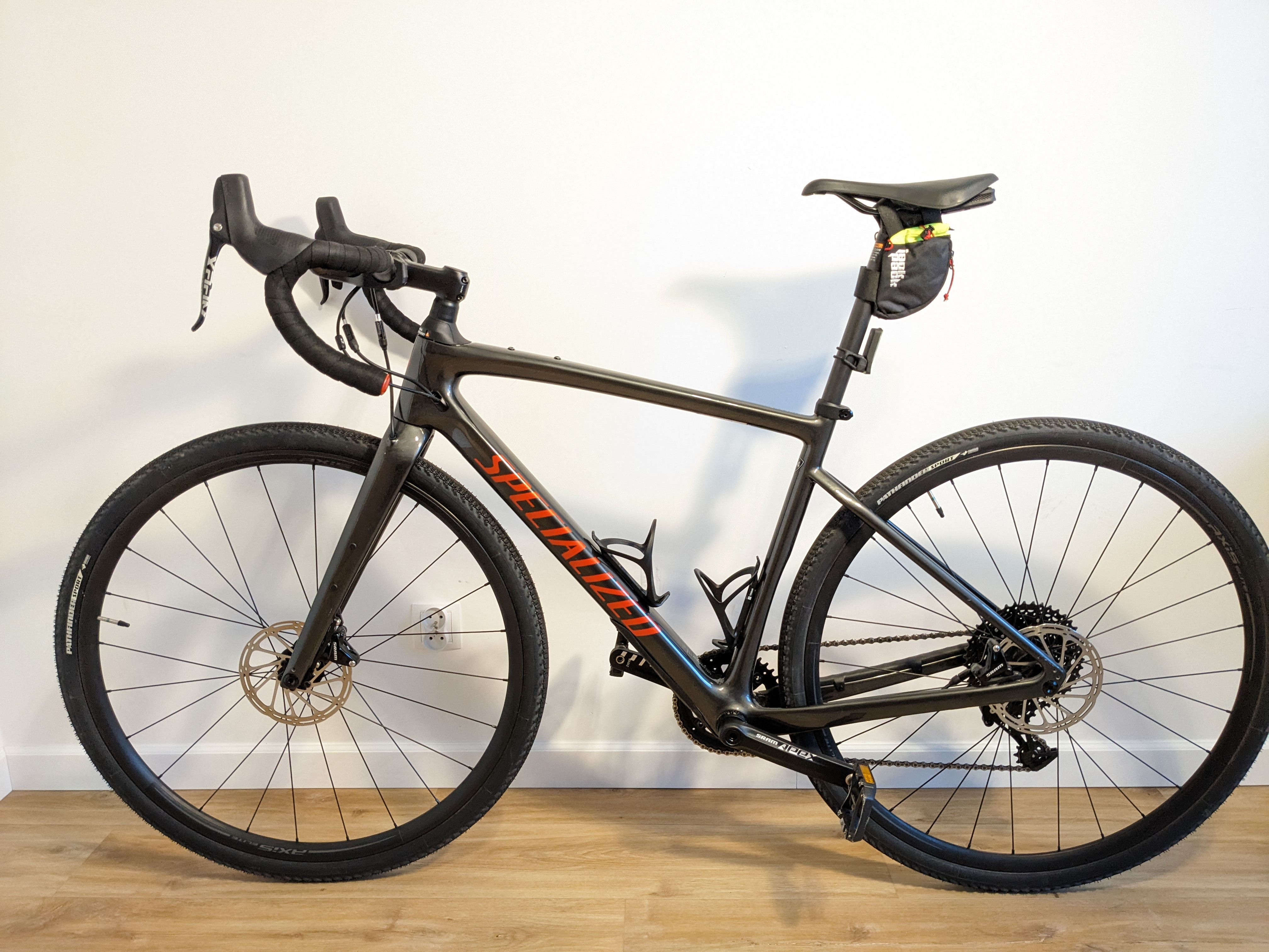 Specialized diverge best sale carbon base 2021