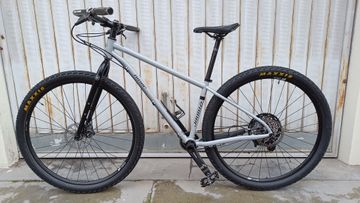 Niner SIR 9 29 4-Star 2018 2018 Mountainbike usato, Grigio chiaro — immagine 2 di 36