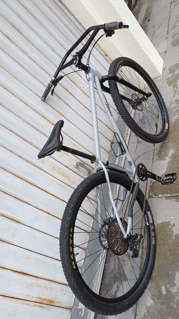 Niner SIR 9 29 4-Star 2018 2018 Mountainbike usato, Grigio chiaro — immagine 19 di 36