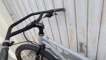Niner SIR 9 29 4-Star 2018 2018 Mountainbike usato, Grigio chiaro — immagine 23 di 36