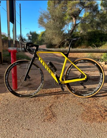 Käytetty Canyon Inflite CF SLX 9.0 Pro Race 2018 2018 Road & Gravel