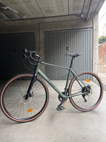 Used TRIBAN Gravel Bike GRVL 120 2024 2024 Road & Gravel, Verde — image 7 of 8