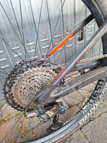 Orbea OIZ M10 TR 2020 2020 Mountainbike usato, Grigio chiaro — immagine 9 di 11