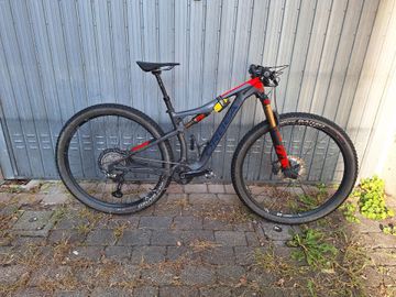Orbea OIZ M10 TR 2020 2020 Mountainbike usato, Grigio chiaro — immagine 1 di 11