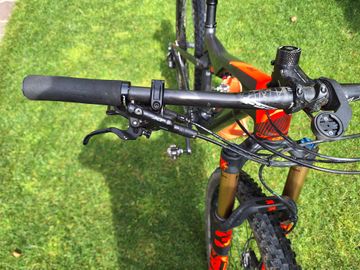 Orbea OIZ M10 TR 2020 2020 Mountainbike usato, Grigio chiaro — immagine 3 di 11