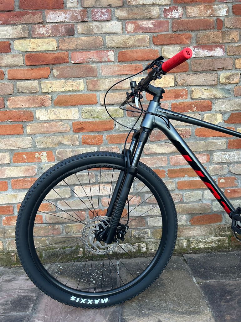 Used Scott Scale 970 grey (TW) 2024 Mountainbike, Light Gray — image 4 of 10