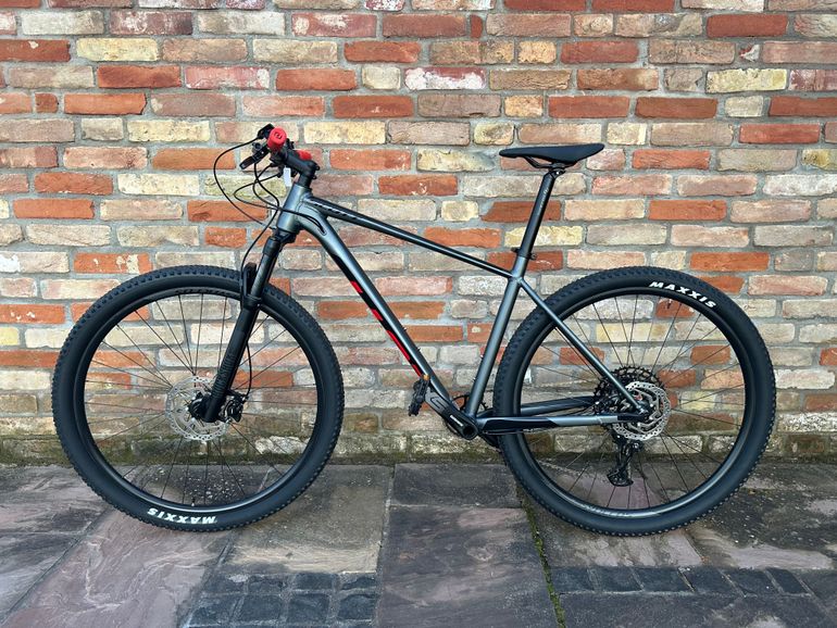 Used Scott Scale 970 grey (TW) 2024 Mountainbike, Light Gray — image 3 of 10