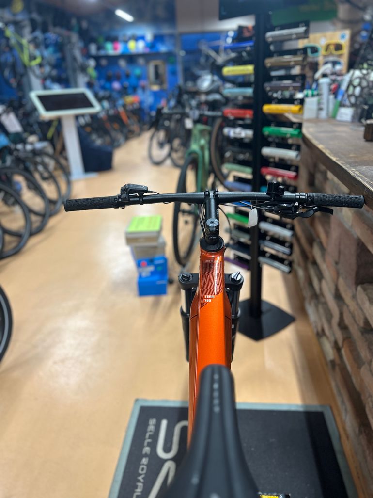 Używany KTM MACINA TEAM 793 2023 2023 Mountainbike — zdjęcie 7 z 11