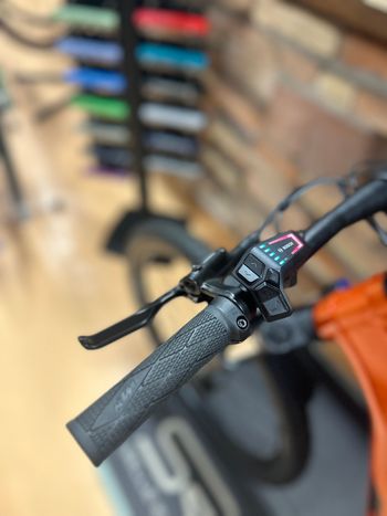 Używany KTM MACINA TEAM 793 2023 2023 Mountainbike — zdjęcie 8 z 11