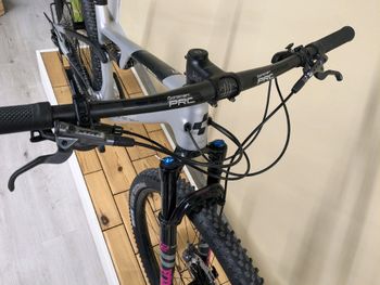 Used CUBE AMS ZERO99 C:68X RACE 29 2024 2024 Mountainbike, Light Gray, 29 — image 5 of 18