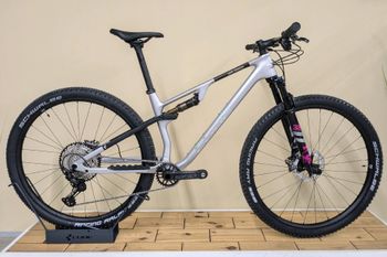 Used CUBE AMS ZERO99 C:68X RACE 29 2024 2024 Mountainbike, Light Gray, 29 — image 1 of 18