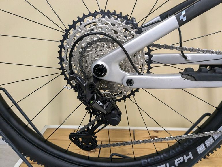 Used CUBE AMS ZERO99 C:68X RACE 29 2024 2024 Mountainbike, Light Gray, 29 — image 8 of 18