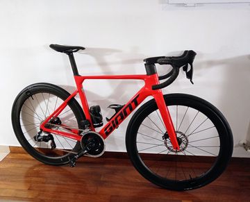 Tweedehands Giant Propel Advanced Pro 1 2024 2024 Road & Gravel — afbeelding 1 van 3