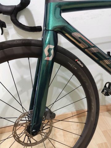 Scott Addict RC 20 2023 2023 Road & Gravel d'occasion — image 3 sur 8