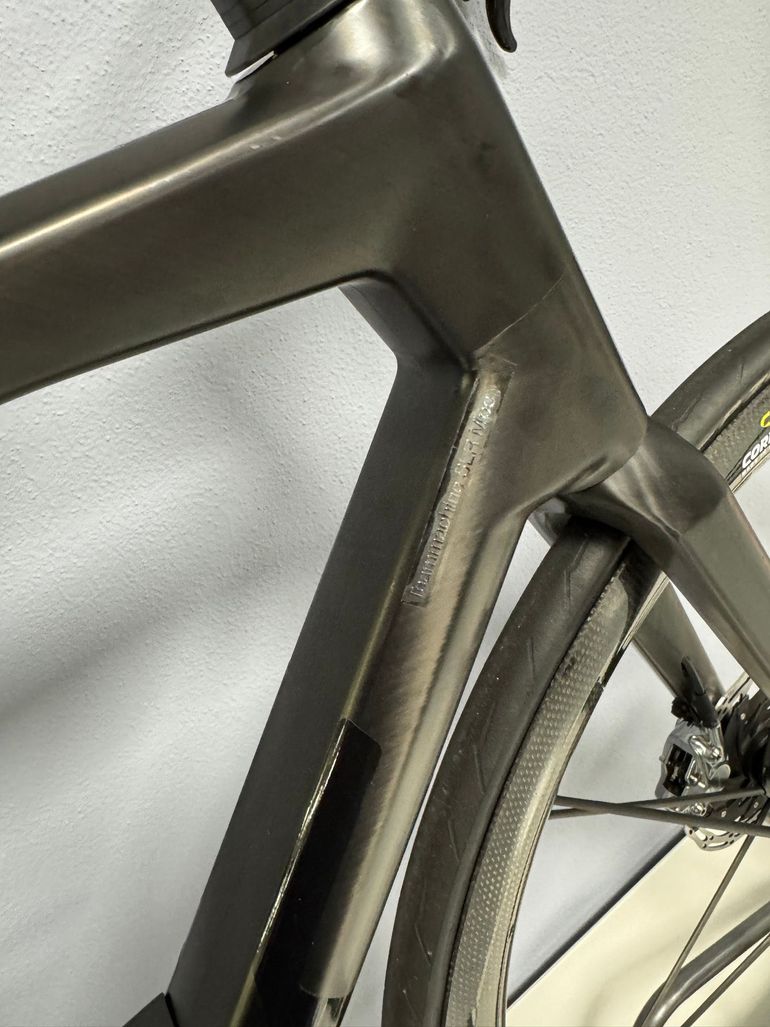 Used BMC TEAMMACHINE SLR01 Masterpiece Sram Red 2025 Road & Gravel, Black — image 4 of 12