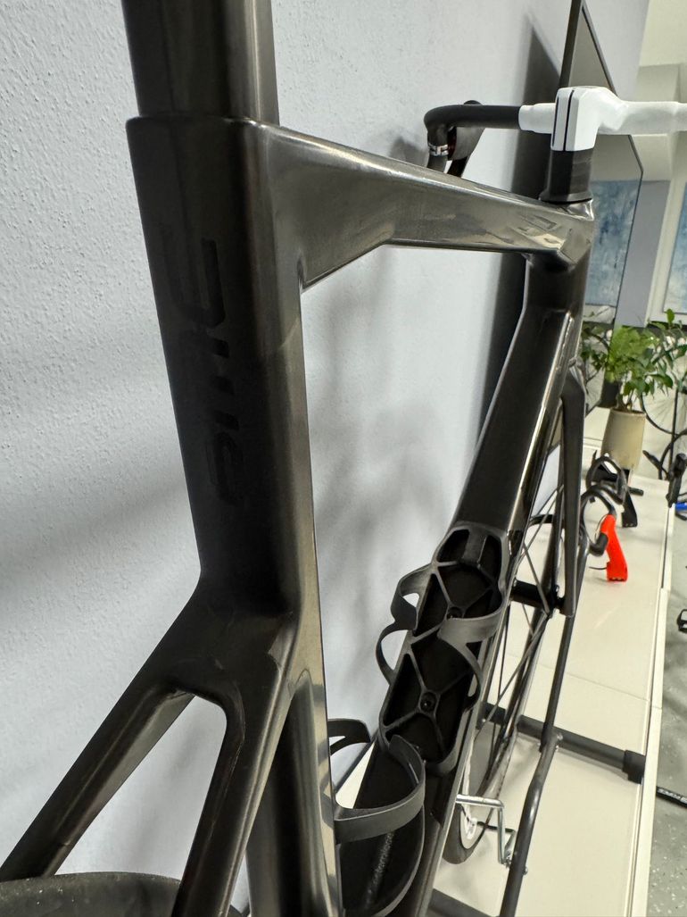 Used BMC TEAMMACHINE SLR01 Masterpiece Sram Red 2025 Road & Gravel, Black — image 6 of 12