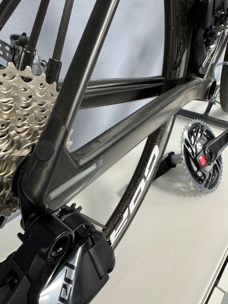 Used BMC TEAMMACHINE SLR01 Masterpiece Sram Red 2025 Road & Gravel, Black — image 8 of 12