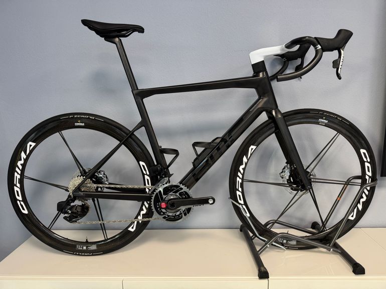 Used BMC TEAMMACHINE SLR01 Masterpiece Sram Red 2025 Road & Gravel, Black — image 1 of 12