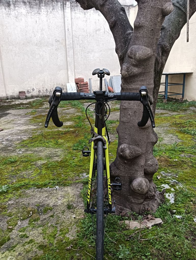 Used Giant TCR Advanced Pro 1 2017 2017 Road & Gravel, Black — image 6 of 10