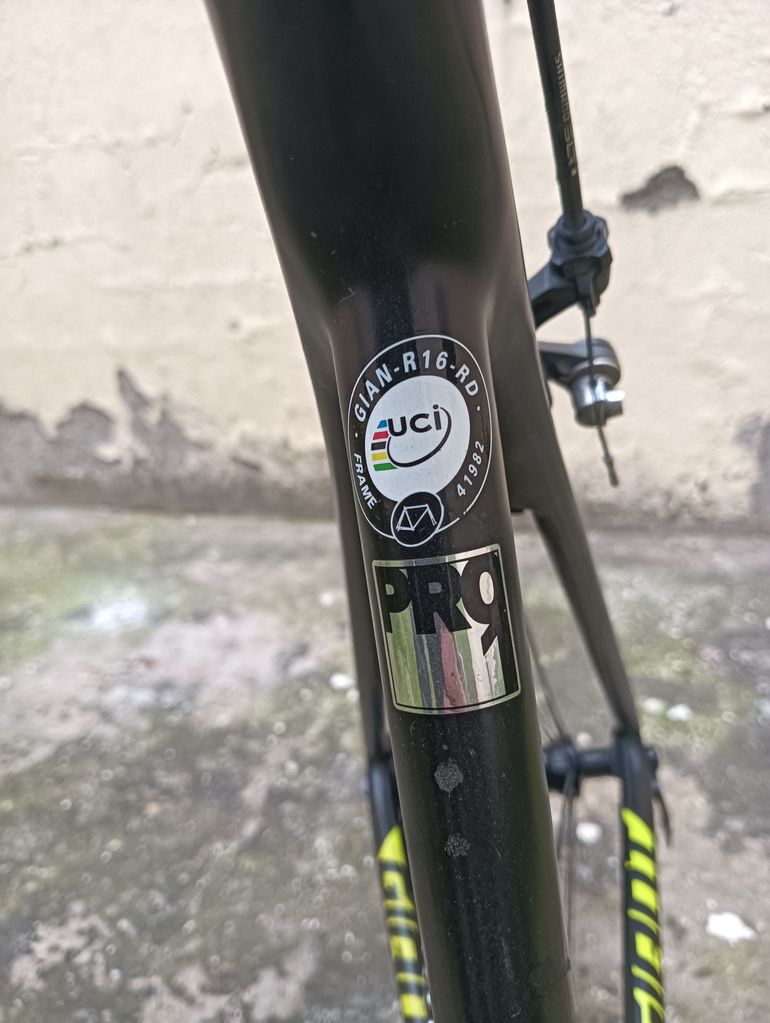 Used Giant TCR Advanced Pro 1 2017 2017 Road & Gravel, Black — image 7 of 10